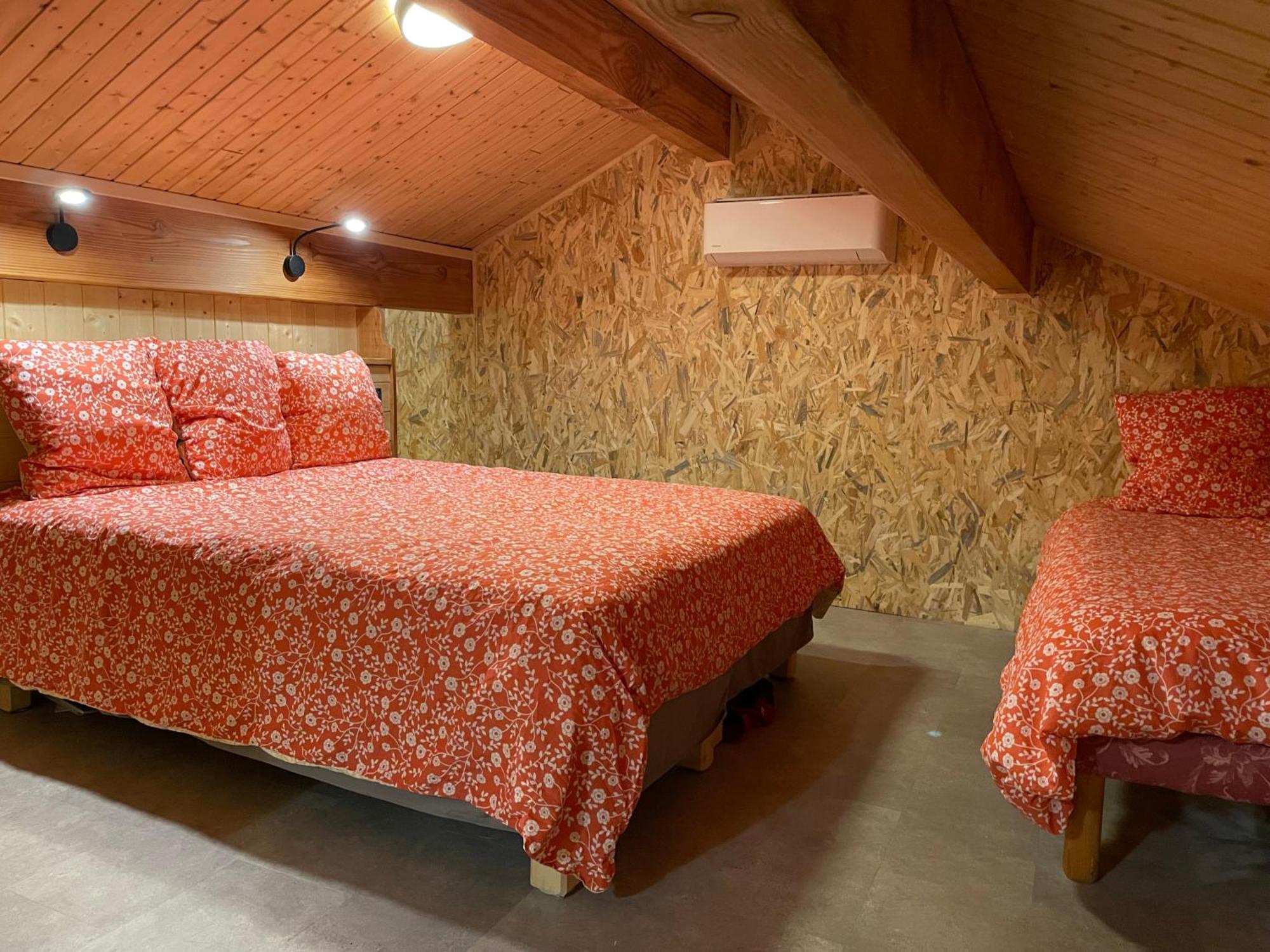 Bed and Breakfast La Ferme De Montard Montmorot Экстерьер фото