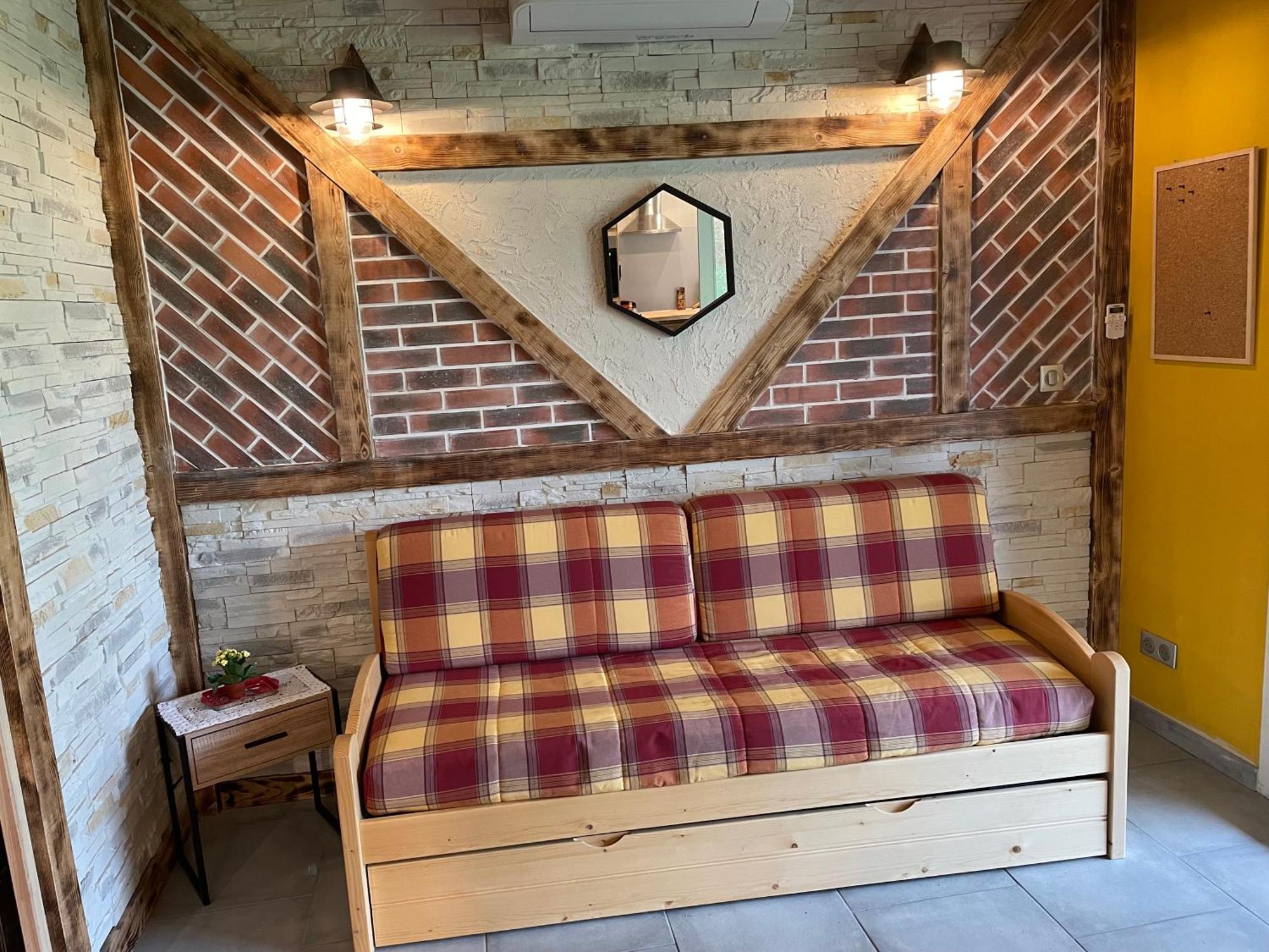 Bed and Breakfast La Ferme De Montard Montmorot Номер фото