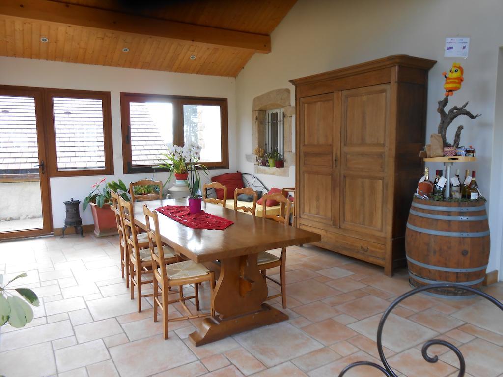Bed and Breakfast La Ferme De Montard Montmorot Экстерьер фото