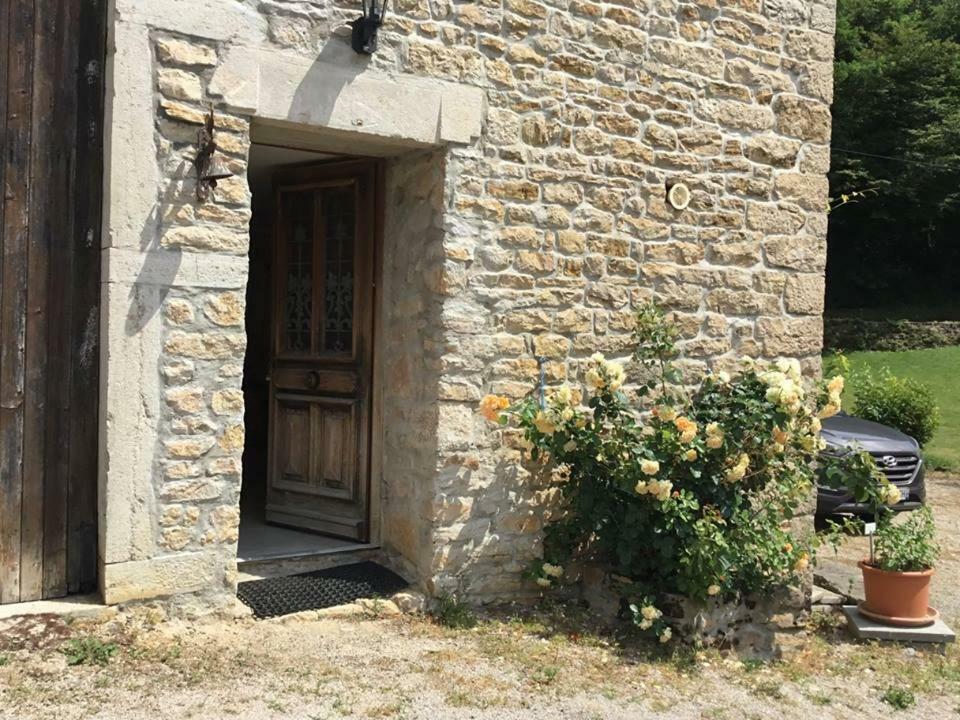 Bed and Breakfast La Ferme De Montard Montmorot Экстерьер фото